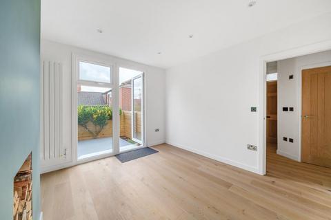 4 Blythe Close, London, SE6 4UW