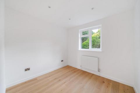 4 Blythe Close, London, SE6 4UW