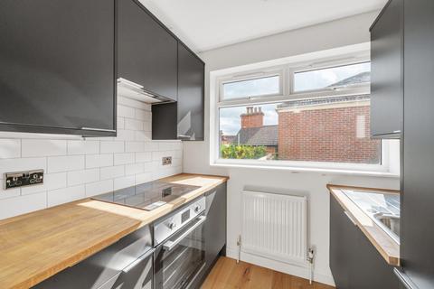4 Blythe Close, London, SE6 4UW