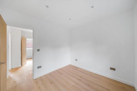 4 Blythe Close, London, SE6 4UW