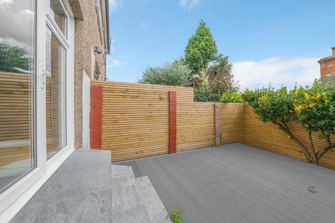 4 Blythe Close, London, SE6 4UW