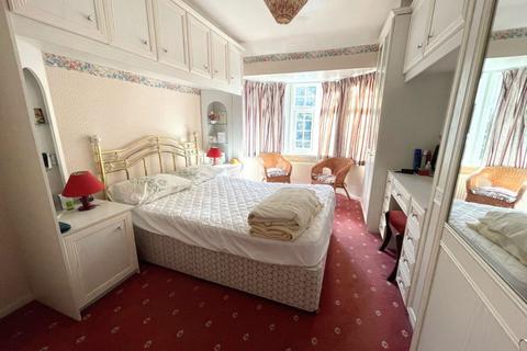 304 Towcester Road, Northampton, NN4 8LP