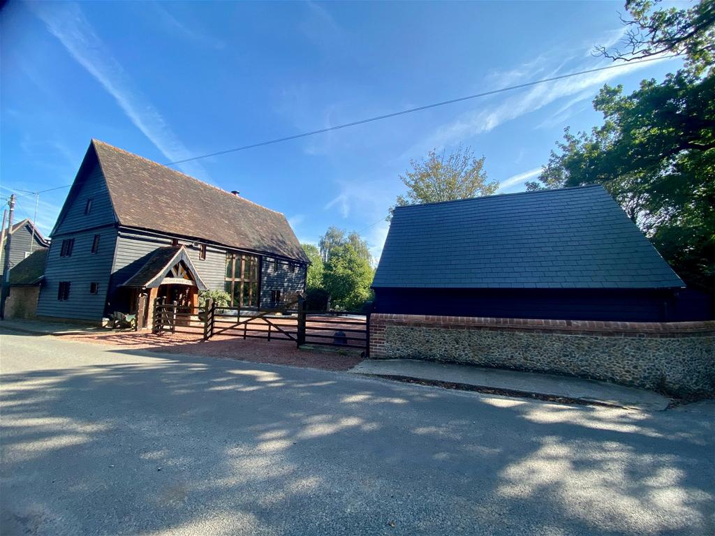 Gislingham Road, Finningham, Stowmarket, IP14 4JA 4 bed barn conversion