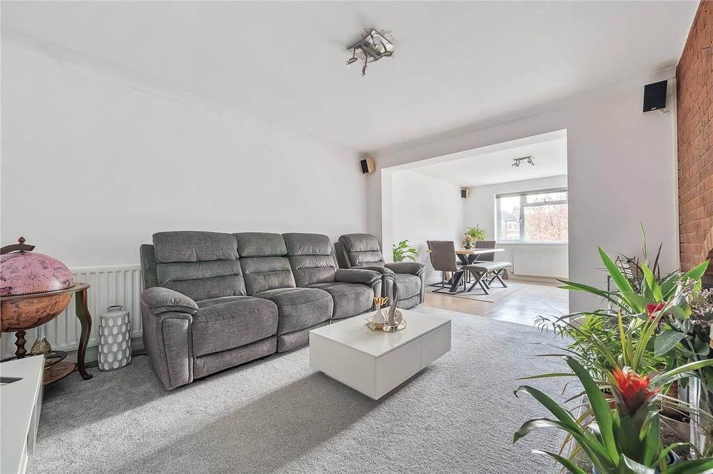 Potters Road, Hertfordshire, EN5 3 bed £565,000