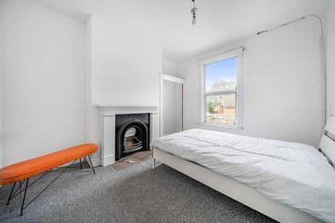 33 Knowles Hill Crescent, London, SE13 6DT