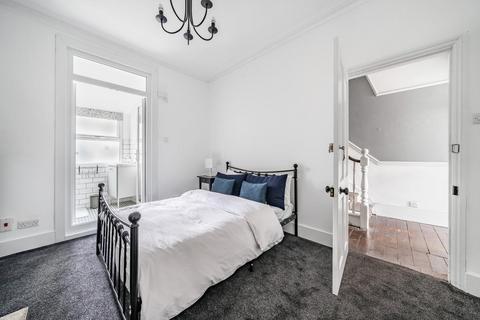 33 Knowles Hill Crescent, London, SE13 6DT
