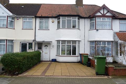 3 bedroom terraced house to rent, Clifton Road, Kenton, HA3