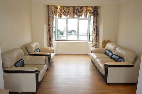 3 bedroom terraced house to rent, Clifton Road, Kenton, HA3