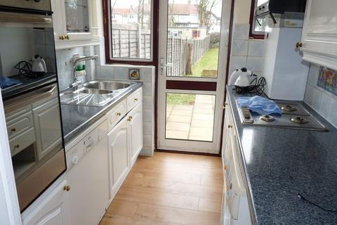 3 bedroom terraced house to rent, Clifton Road, Kenton, HA3