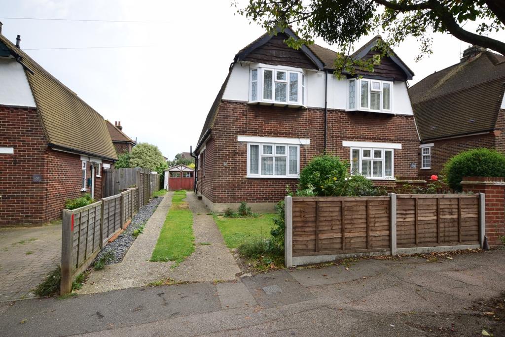 Hawthorne Avenue Gillingham ME8 2 bed semidetached house £860 pcm (£