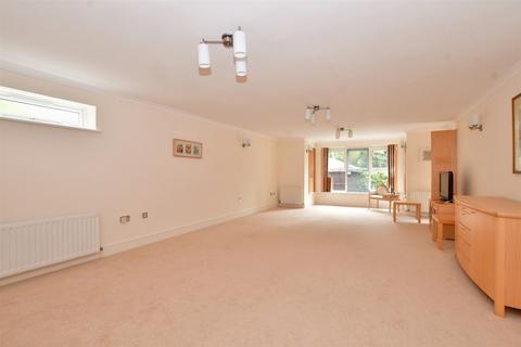 3 bedroom ground floor flat for sale, The Avenue, Beckenham, Kent