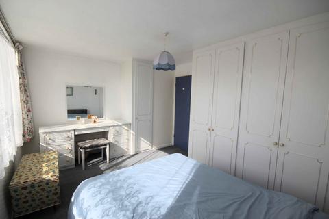8 Chestnut Close, Greetland, Halifax, HX4 8HX