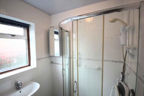 8 Chestnut Close, Greetland, Halifax, HX4 8HX
