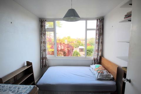 8 Chestnut Close, Greetland, Halifax, HX4 8HX