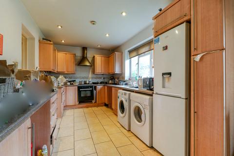 21 Albany Park Avenue, Enfield, EN3 5NT