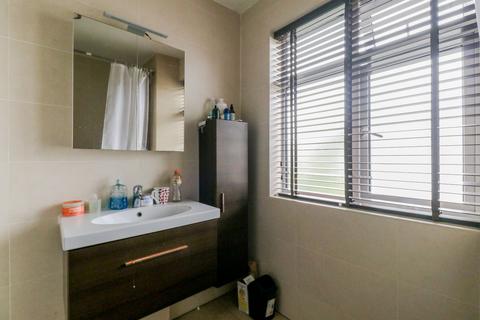 21 Albany Park Avenue, Enfield, EN3 5NT