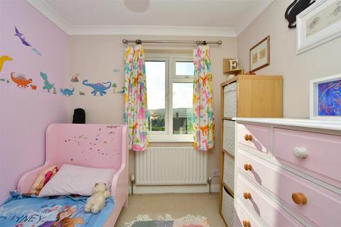 24 Charles Drive, Cuxton, Rochester, ME2 1DP