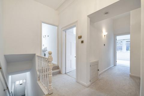 undefined, Egerton Road, Weybridge, KT13