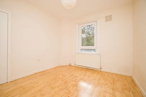 10/2 Restalrig Circus, Edinburgh, EH7 6HL