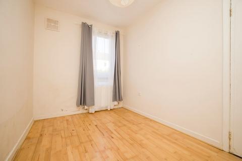 10/2 Restalrig Circus, Edinburgh, EH7 6HL