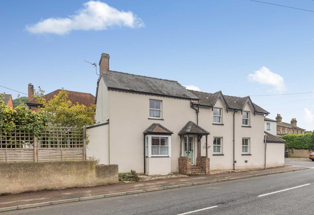 Walford Road, RossonWye 3 bed detached house for sale £340,000