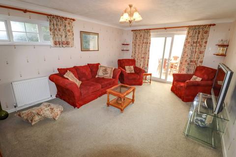 3 bedroom detached bungalow for sale, Nutbourne Road, Hayling Island