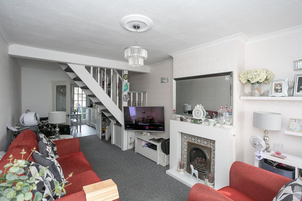 Capel Road, Watford, Hertfordshire, WD19 2 bed terraced house for sale £400,000