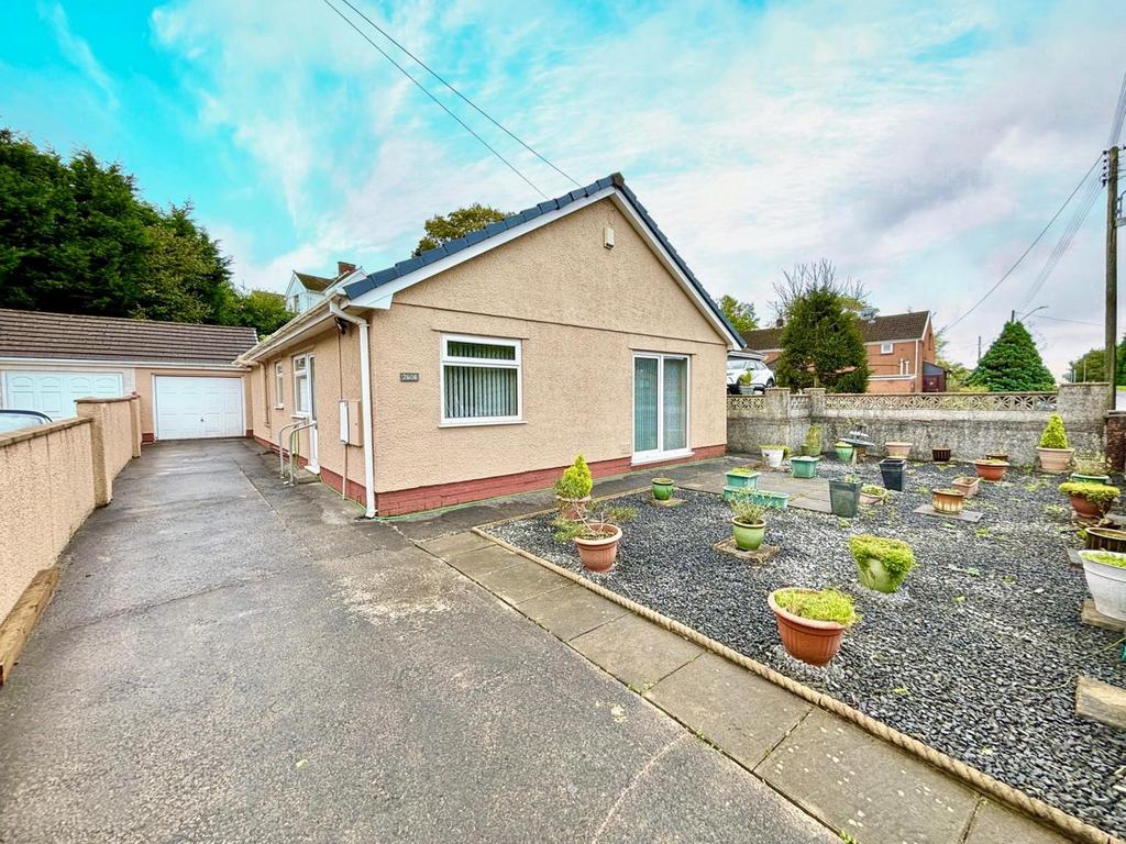 Heol Y Gors, Cwmgors, Ammanford, Carmarthenshire. 3 bed detached