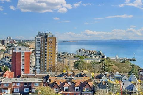 2 bedroom flat for sale, West Cliff