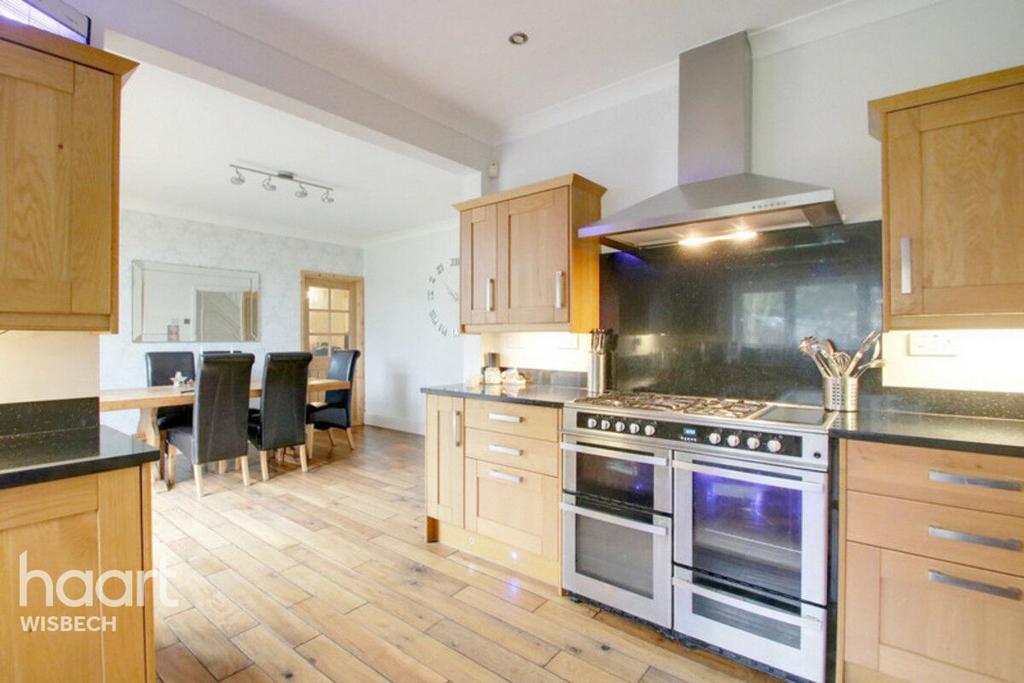 Lynn Road, Wisbech 4 bed detached house for sale £350,000