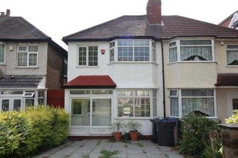 3 bedroom semi-detached house to rent, Cateswell Road, Birmingham B11