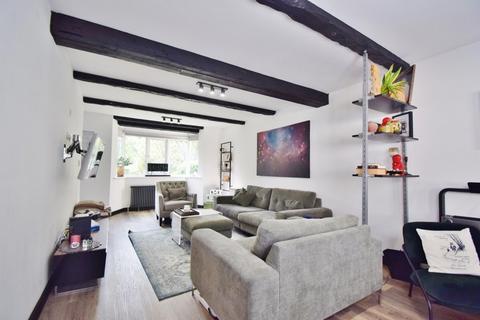 Catlins High Road, Eastcote, Pinner, HA5 2EY