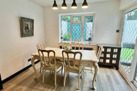 Catlins High Road, Eastcote, Pinner, HA5 2EY
