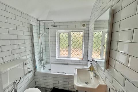 Catlins High Road, Eastcote, Pinner, HA5 2EY