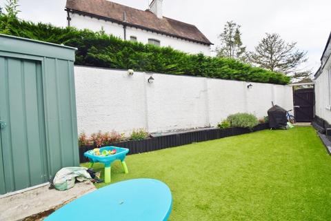 Catlins High Road, Eastcote, Pinner, HA5 2EY