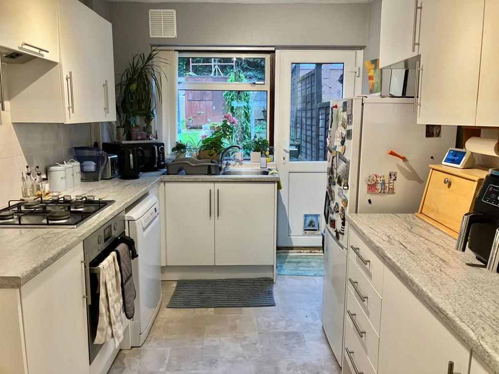 The Firs, Daventry, Northamptonshire... 3 bed terraced house £195,000