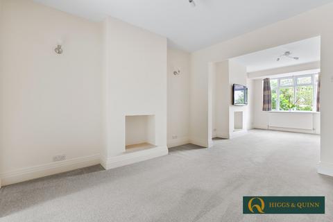 15 Barnett Close, Leatherhead, KT22 7DW