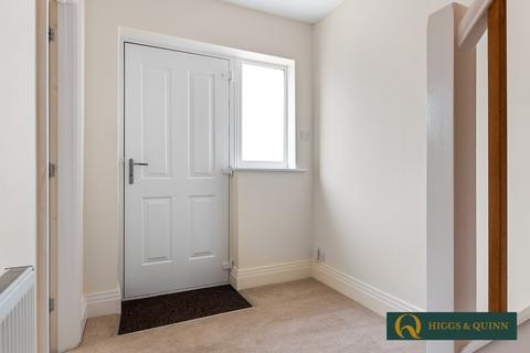 15 Barnett Close, Leatherhead, KT22 7DW