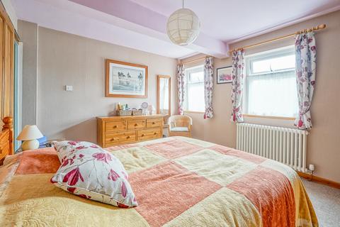 62 Ashfield Road, Carterton, OX18 3QZ