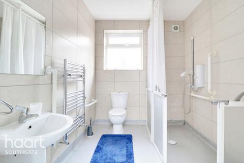 87 Avenue Road, London, N14 4DH
