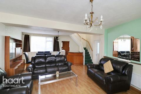 87 Avenue Road, London, N14 4DH