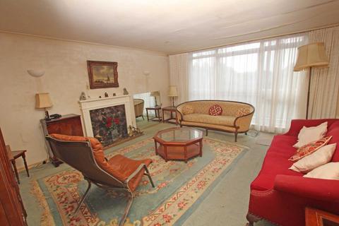4 bedroom flat for sale, Devonshire Place, Eastbourne, BN21 4AG