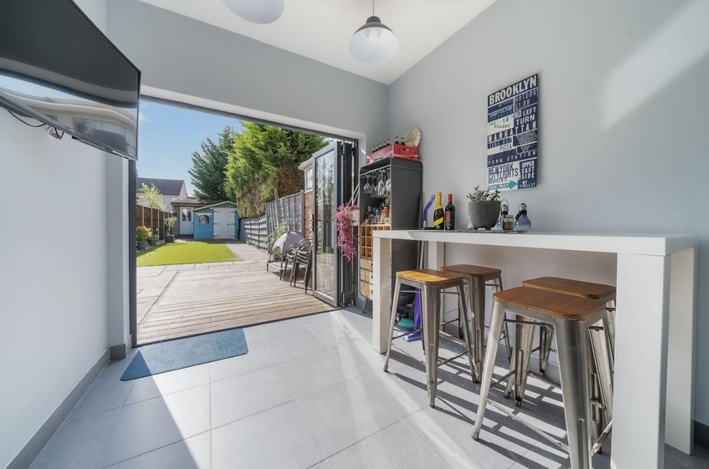 King Edward Road, Bedford 3 bed semidetached house for sale £340,000