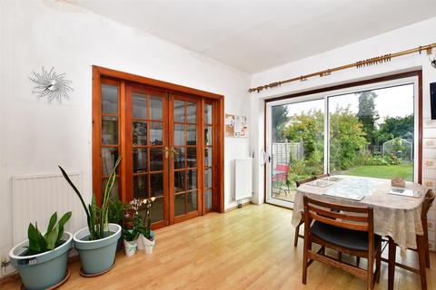 49 Senga Road, Wallington, SM6 7BG