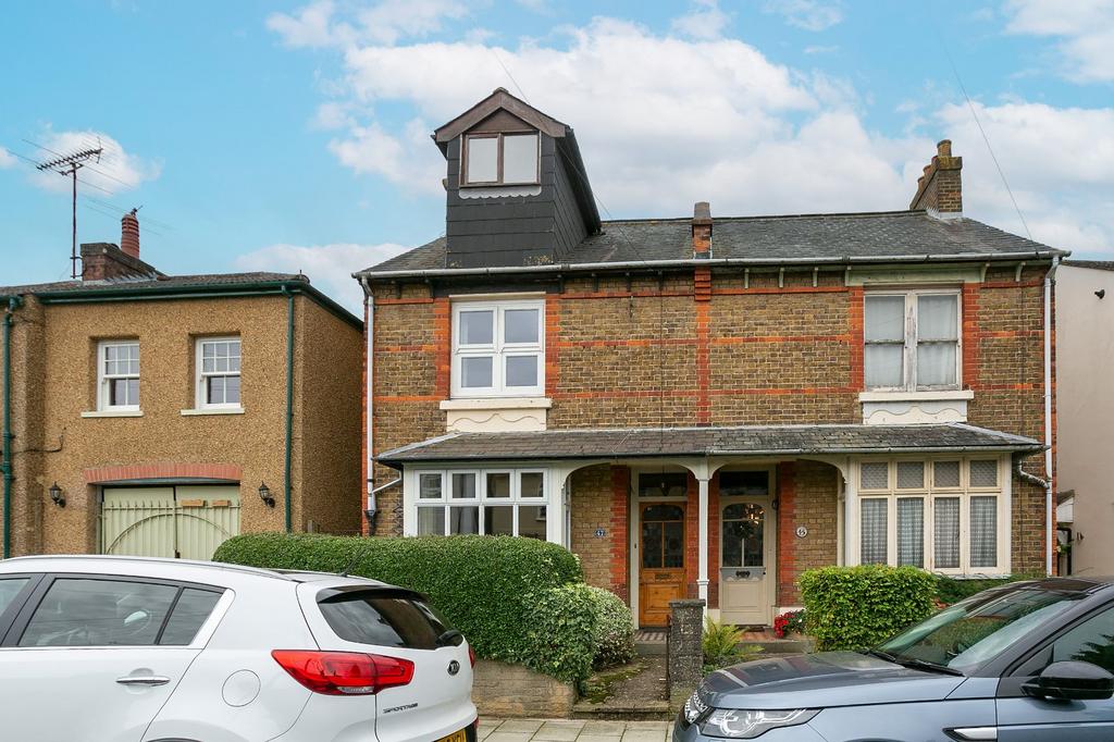 Upper Paddock Road, Watford, Hertfordshire, WD19 4 bed semidetached