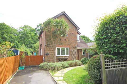 3 bedroom detached house for sale, St. Johns Road, New Milton, Hampshire, BH25