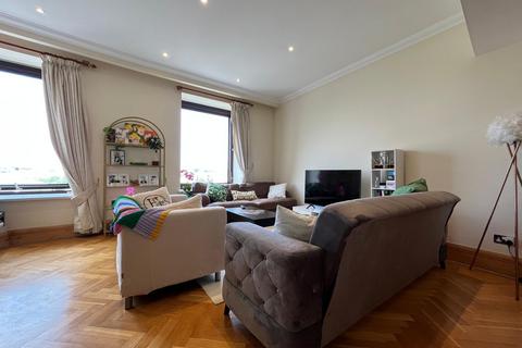 1 bedroom in a flat share to rent, Whitehouse Apartments 9 Belvedere Road, London, SE1