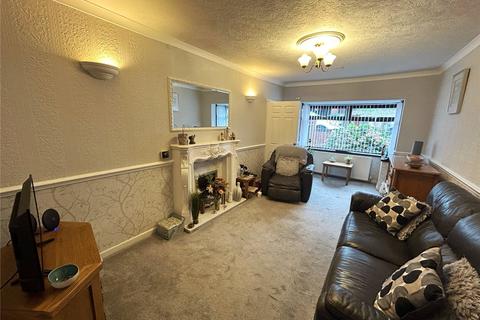 2 bedroom bungalow for sale, New Royd Avenue, Lees, Oldham, Greater Manchester, OL4