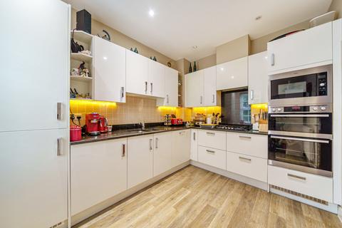 3a Green Street, Sunbury-on-thames, TW16 6RE