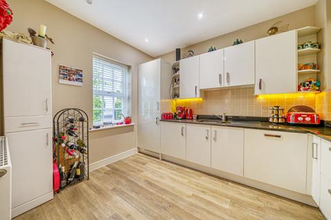 3a Green Street, Sunbury-on-thames, TW16 6RE